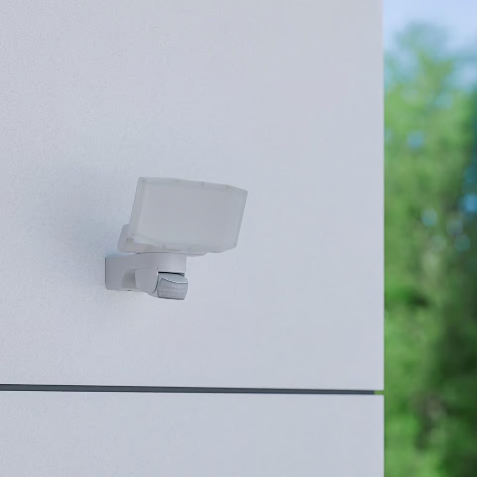 XLED Protect S with Motion Detector - Image 5
